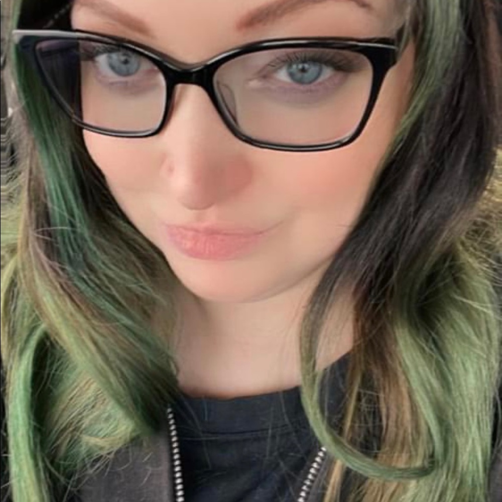 Meet your Posher, Melissa